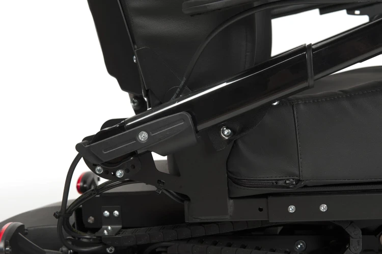 Forest 3 - armrest connection.jpg