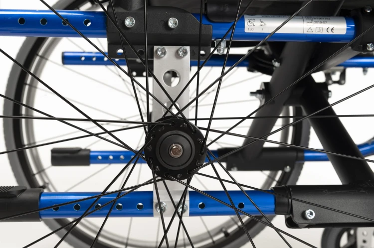 V300 C80 - detail seat adjustment.jpg